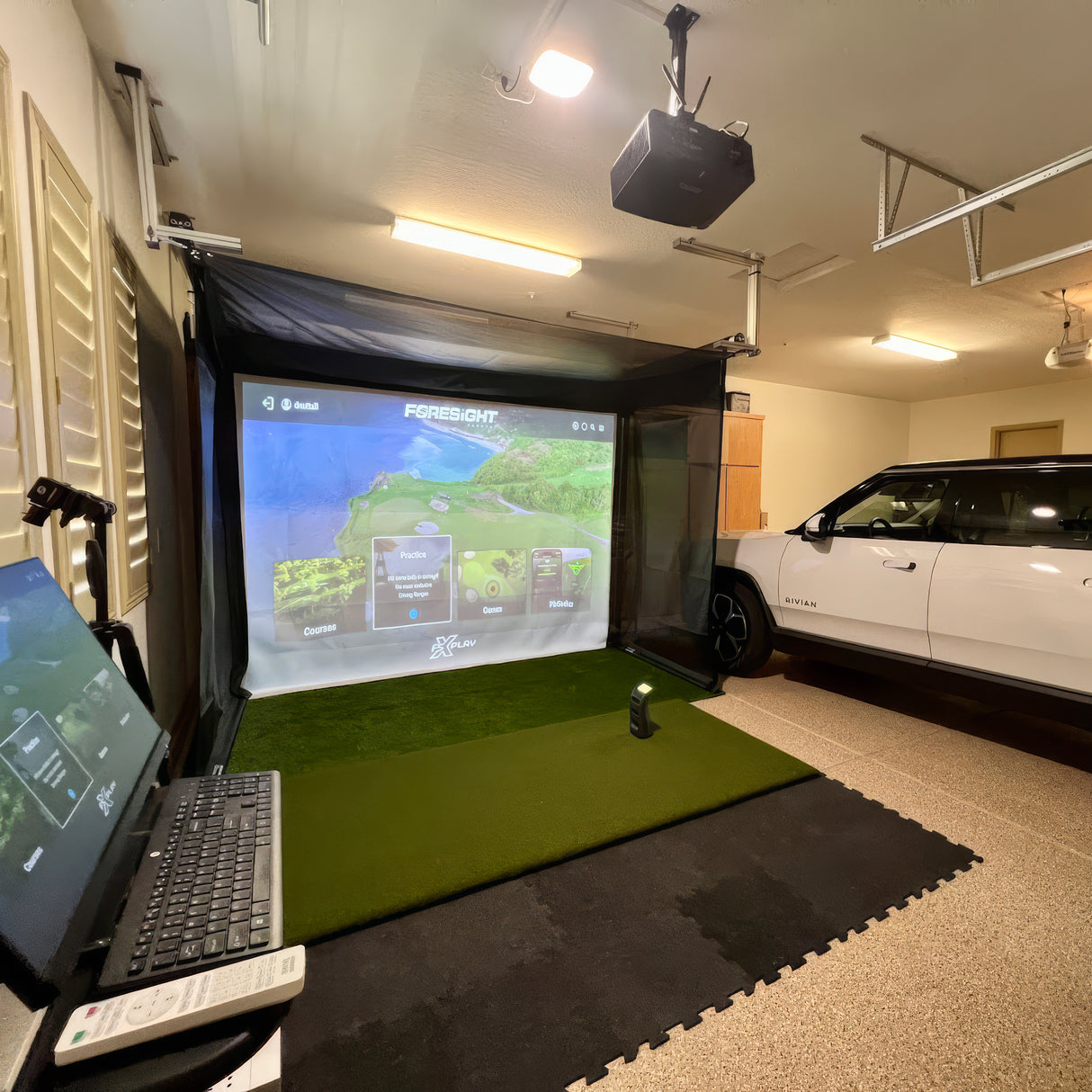 The SportScreen Vanish Series® | Einfahrbare Golfkabine