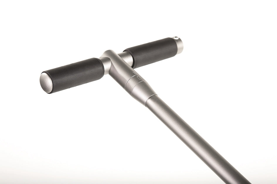 JuCad electric golf trolley Ghost Titan 2.0 - the foldable Titan with comfort grip