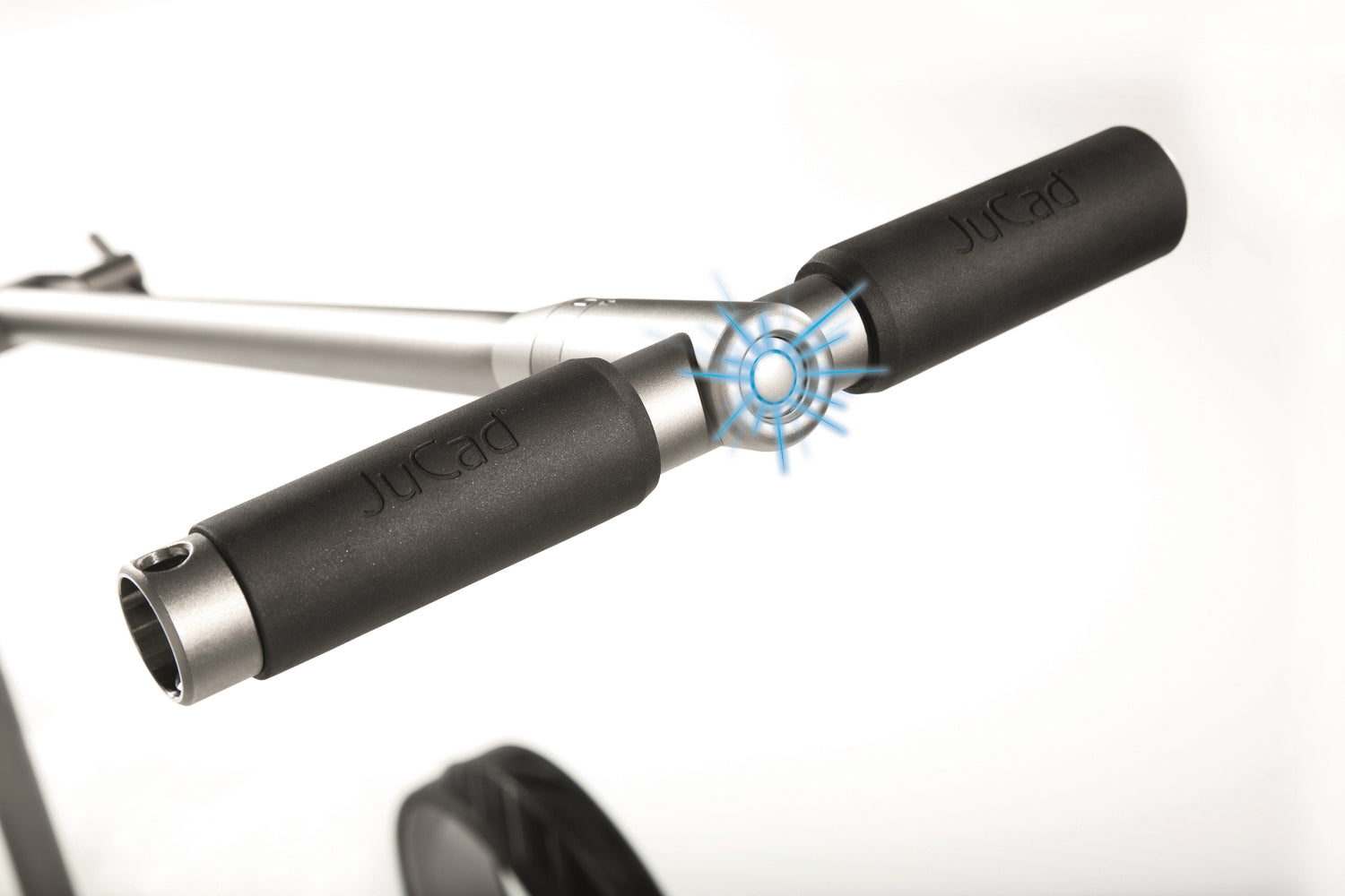 JuCad electric golf trolley Ghost Titan 2.0 - the foldable Titan with comfort grip