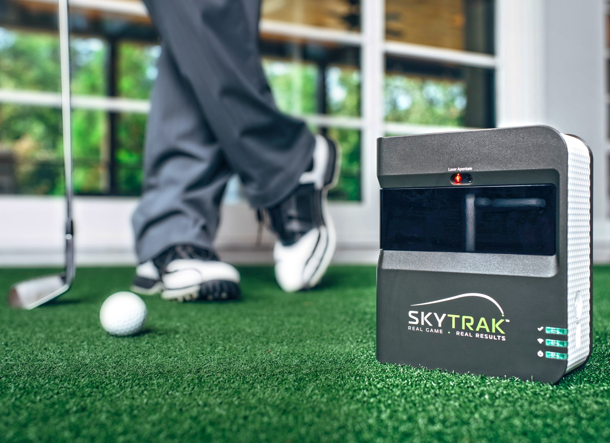 SKYTRAK ゴルフ用距離計 REAL GAME REAL RESULTS SkyTrak - Golf Simulator